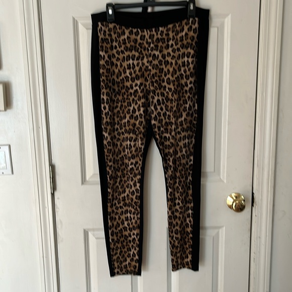Chico’s size 12-14 black & animal print colorblock legging  Chico’s size 2 - Picture 1 of 12
